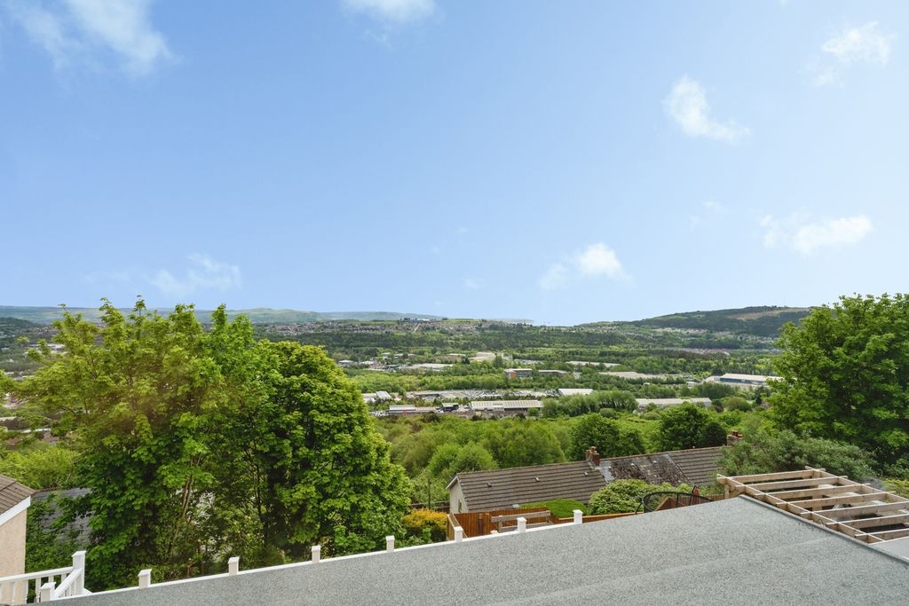 Property photo 2 of 19 Pbox-Img.Jpg
