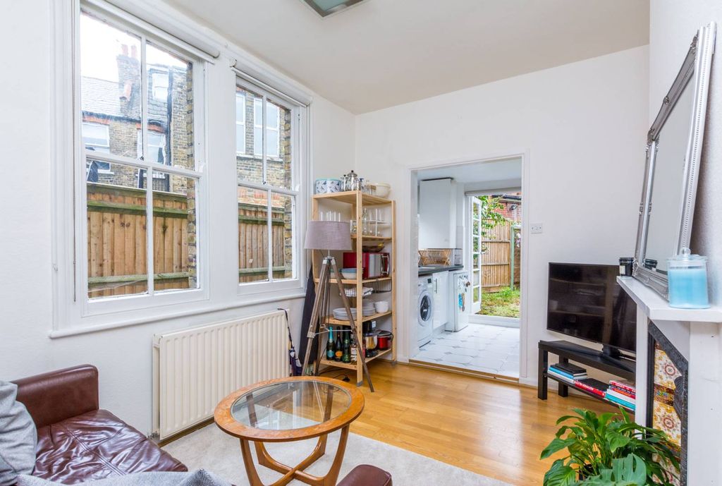 Property photo 2 of 8