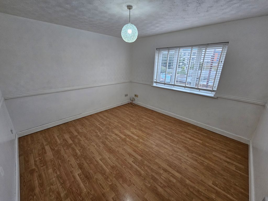 Property photo 2 of 5 Image