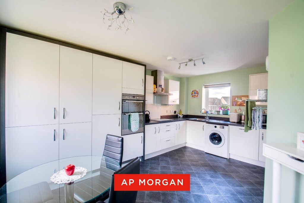 Property photo 3 of 21 Picture No. 07