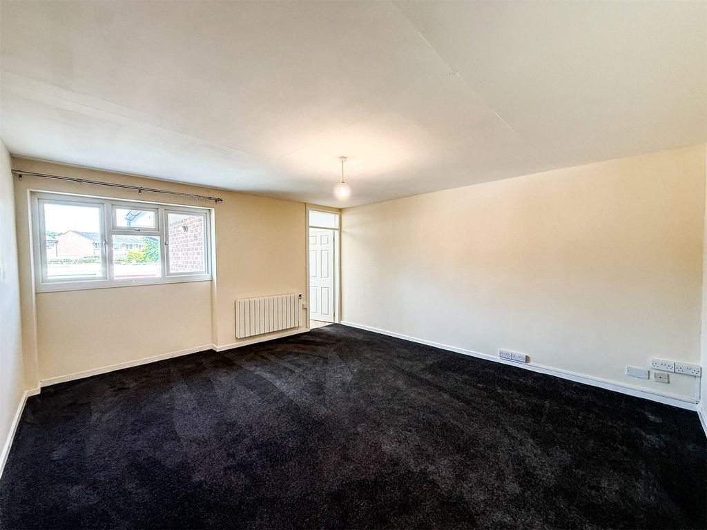 Property photo 3 of 8 Picture No. 13
