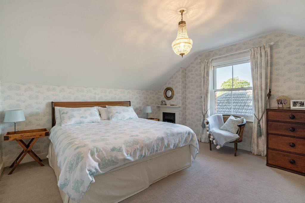 Additional image 22 of 5 bed detached house for saleNetley Street, Farnborough GU14