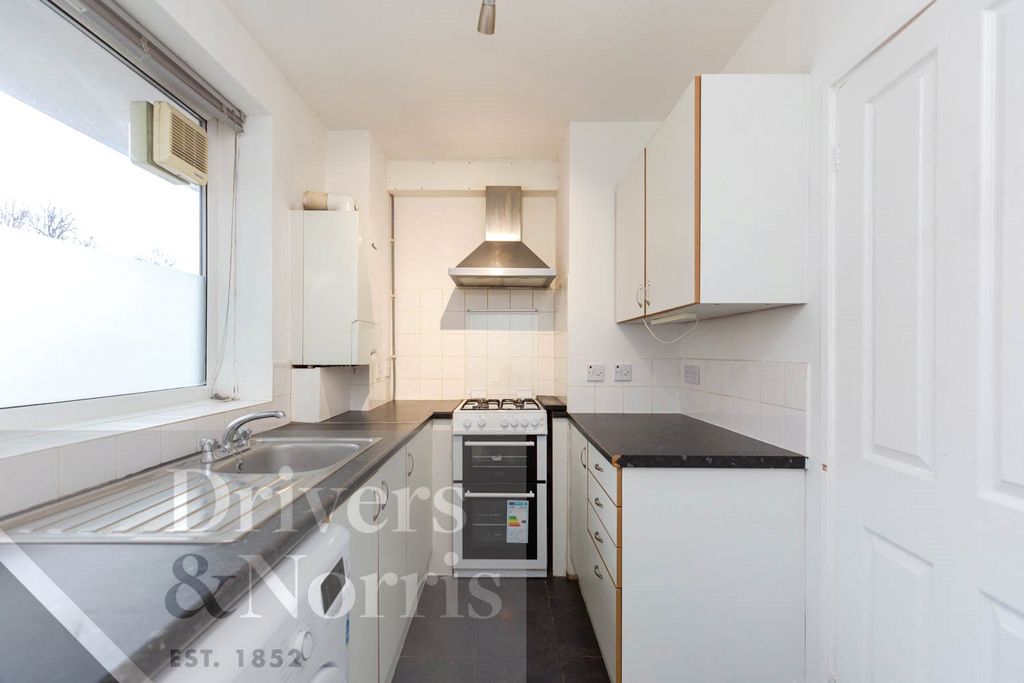 Property photo 2 of 8 Picture No. 16