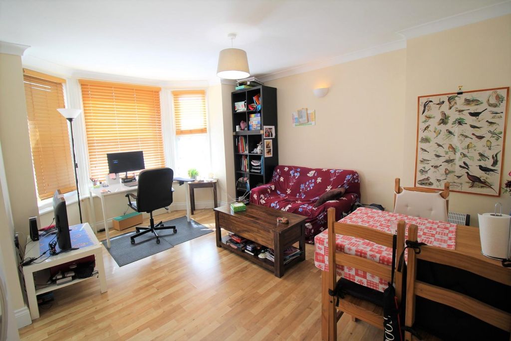 Property photo 2 of 5