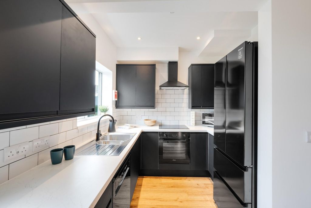 Property photo 3 of 13 3.Jpg