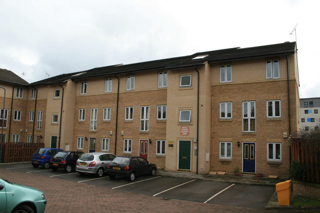 Property photo 1 of 4