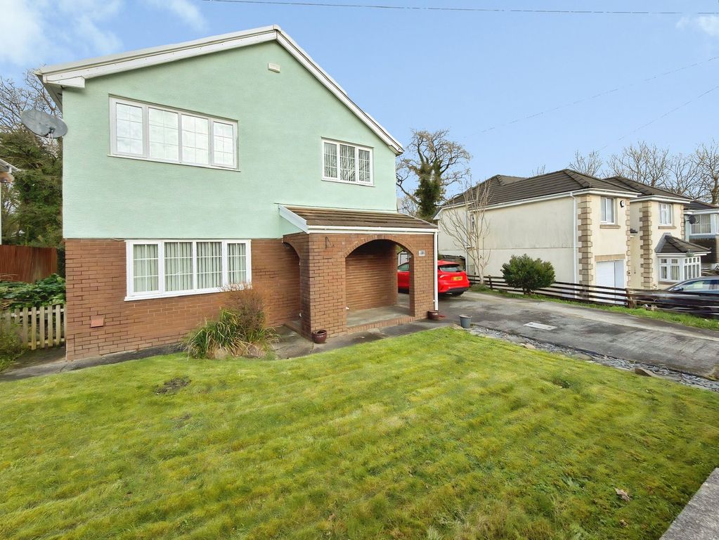 Property photo 2 of 35