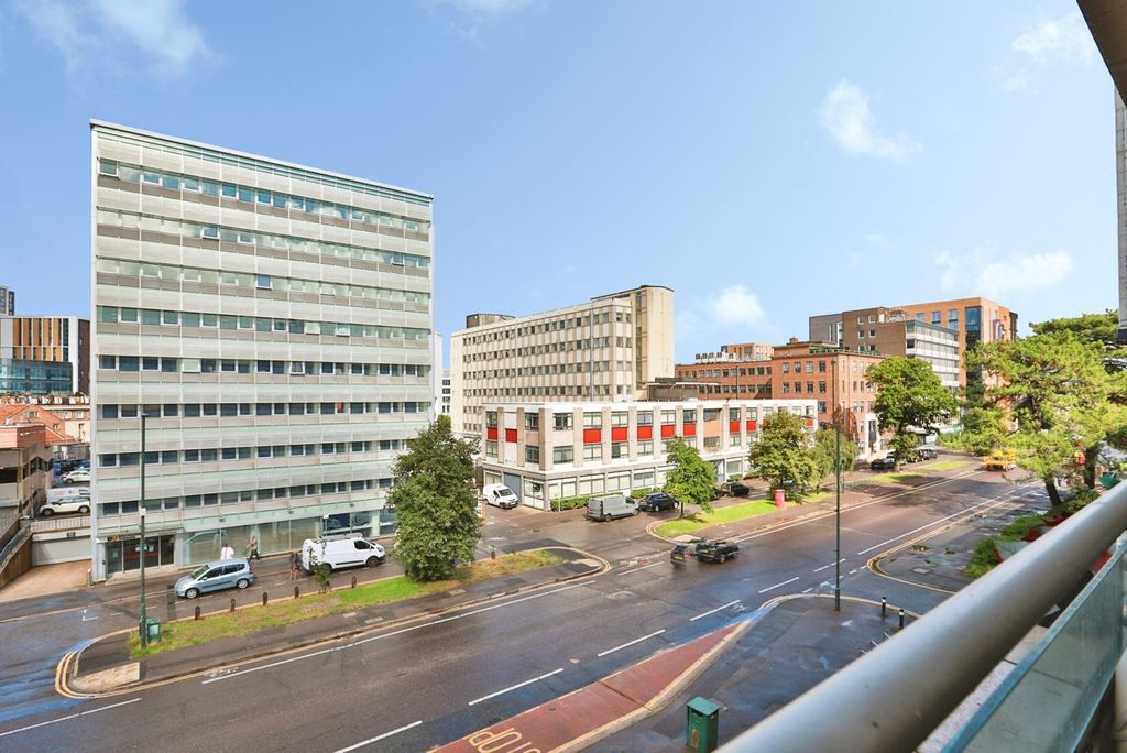 Property photo 1 of 19 Pbox-Img.Jpg