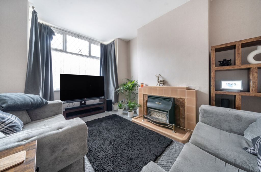 Property photo 2 of 10 1242864 (2)