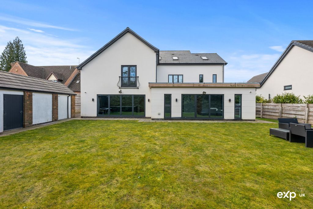Property photo 3 of 43