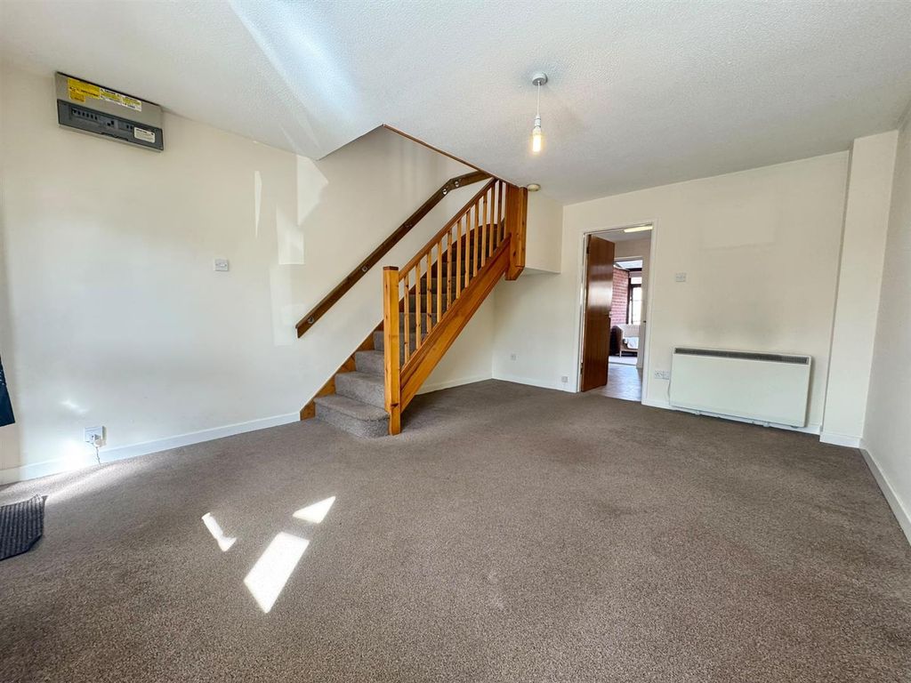 Property photo 2 of 10 Living Room