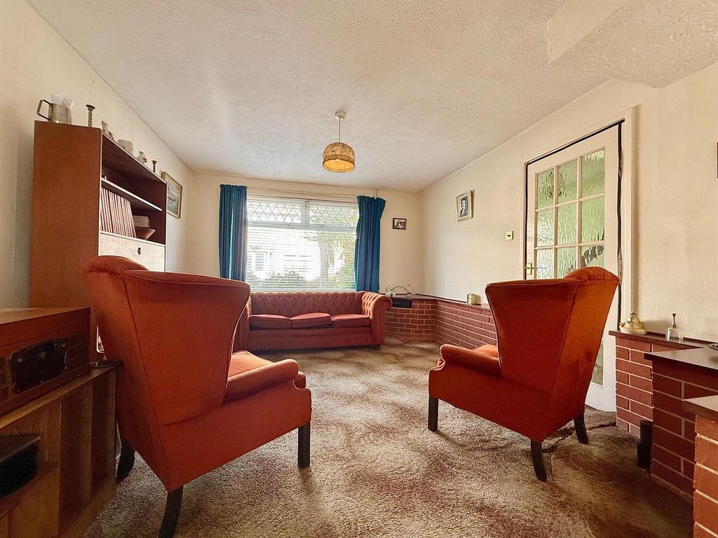 Property photo 2 of 16 Sitting Room