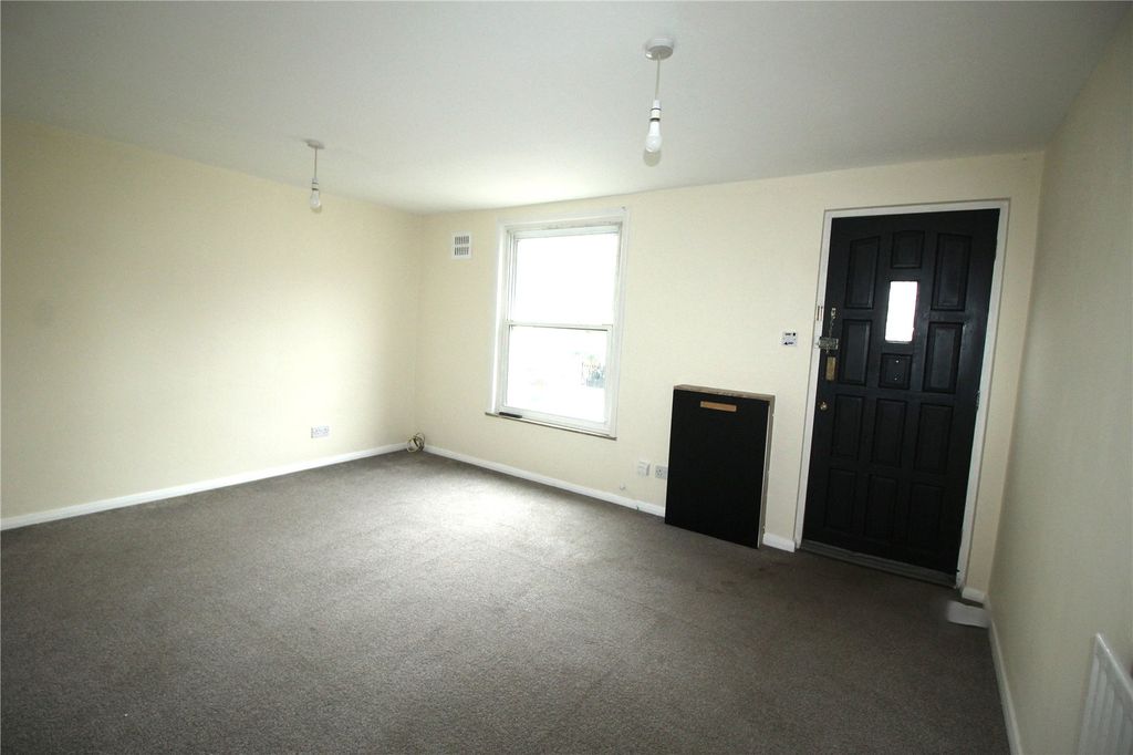 Property photo 2 of 15 Picture No. 17