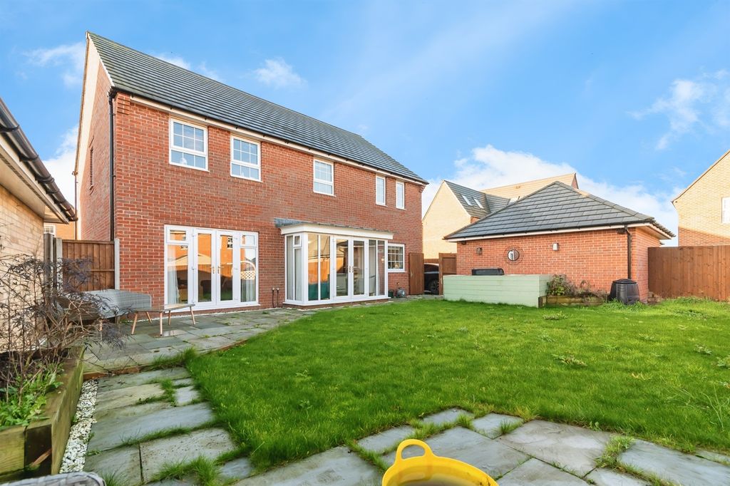 Property photo 2 of 17