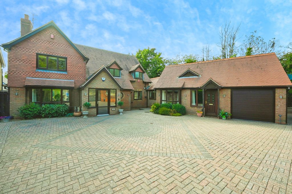 Property photo 1 of 21