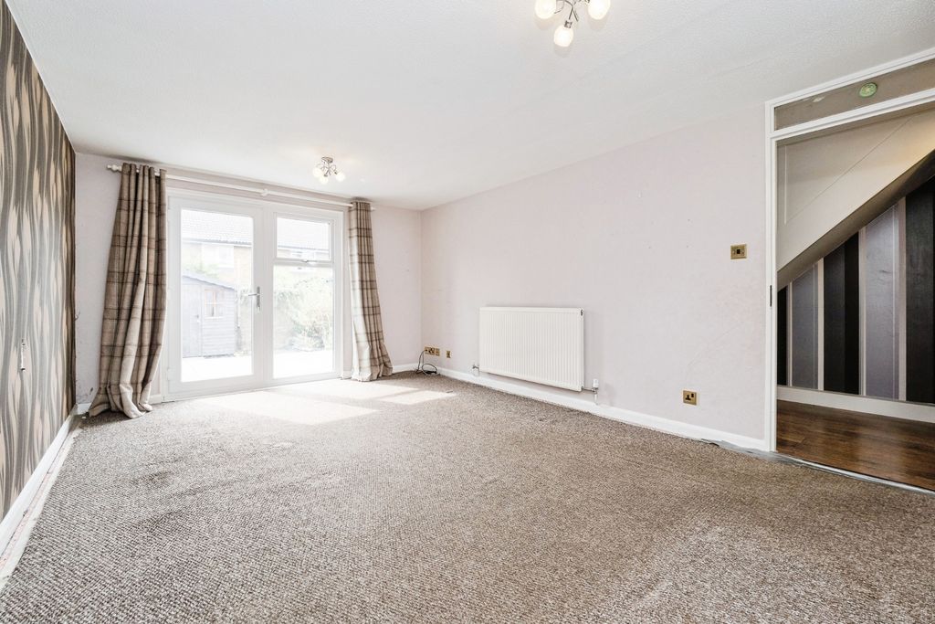 Property photo 2 of 17 Photo