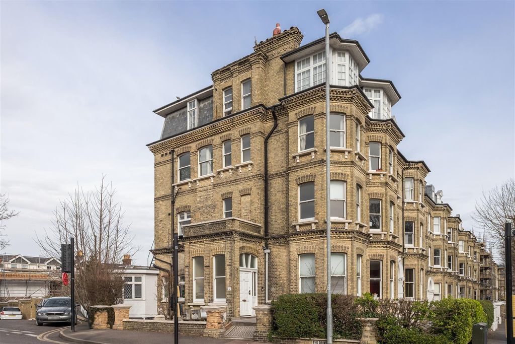 Property photo 1 of 18 Flat 1, 76 The Drive-20.Jpg