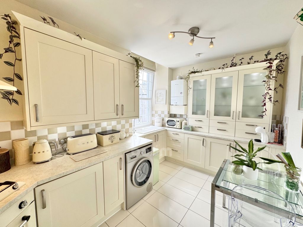 Property photo 3 of 37 Img_9375