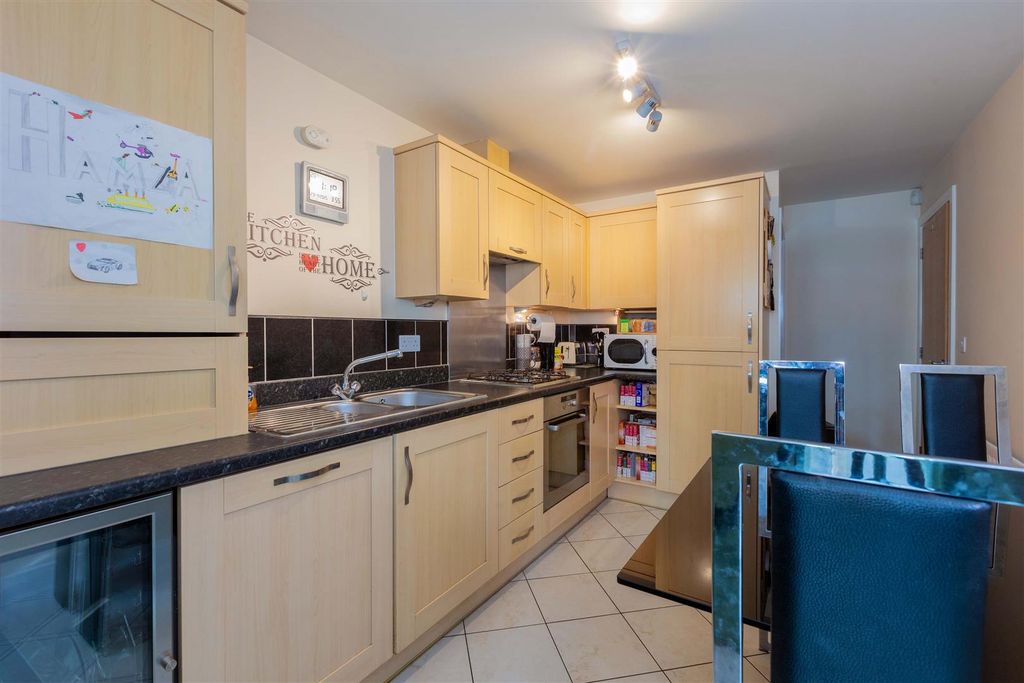 Property photo 2 of 19 1 Grimsby Road-10.Jpg