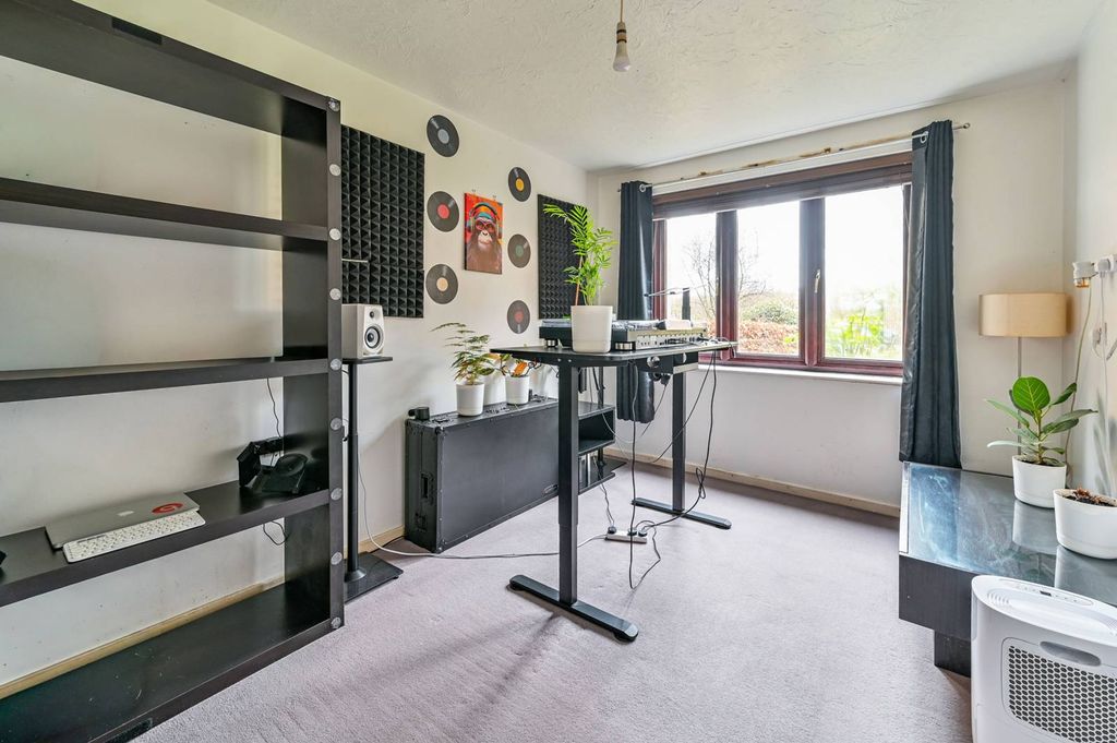 Property photo 2 of 8