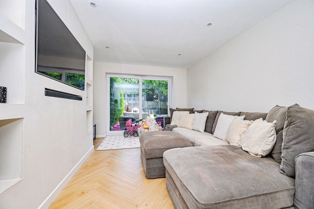 Property photo 2 of 14