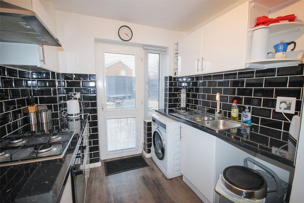 Property photo 3 of 15 Picture No. 12