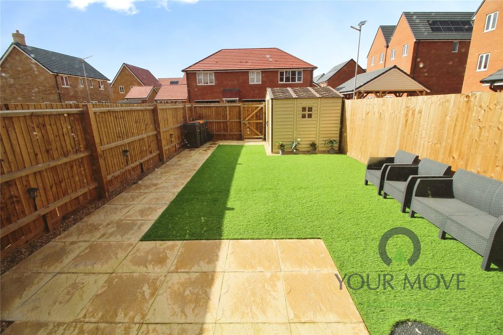 Property photo 3 of 19 Garden