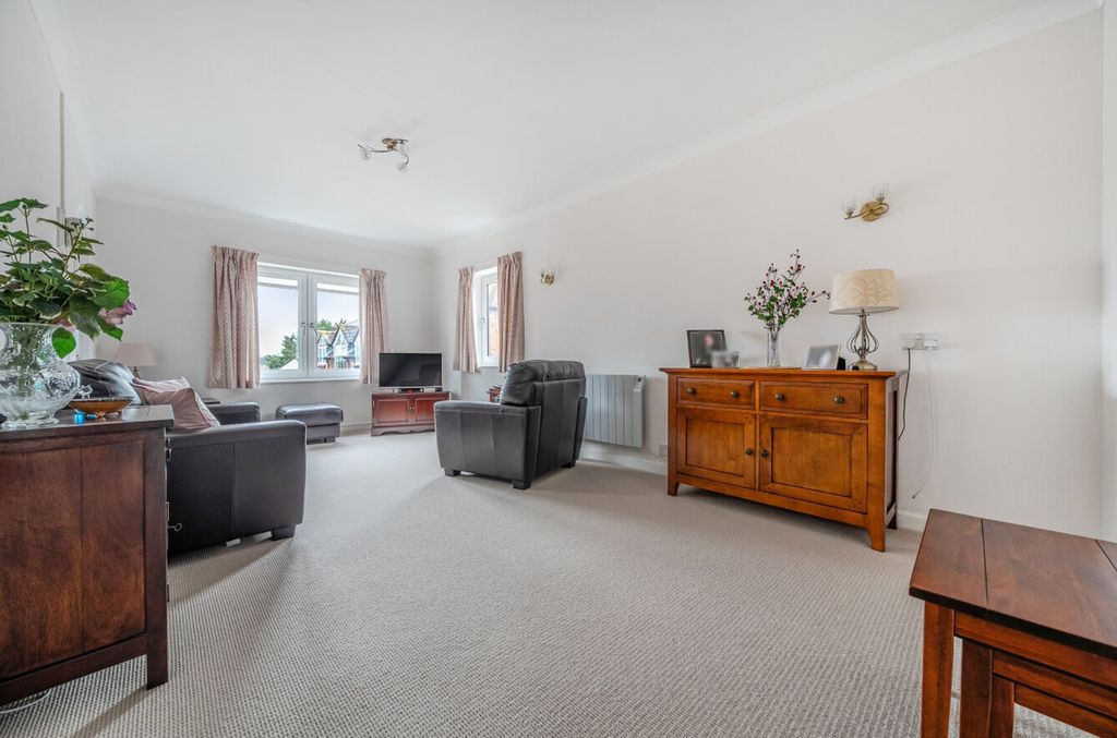 Property photo 2 of 20