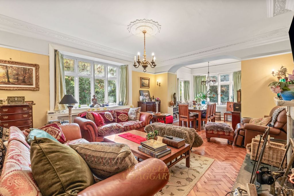 Property photo 2 of 32