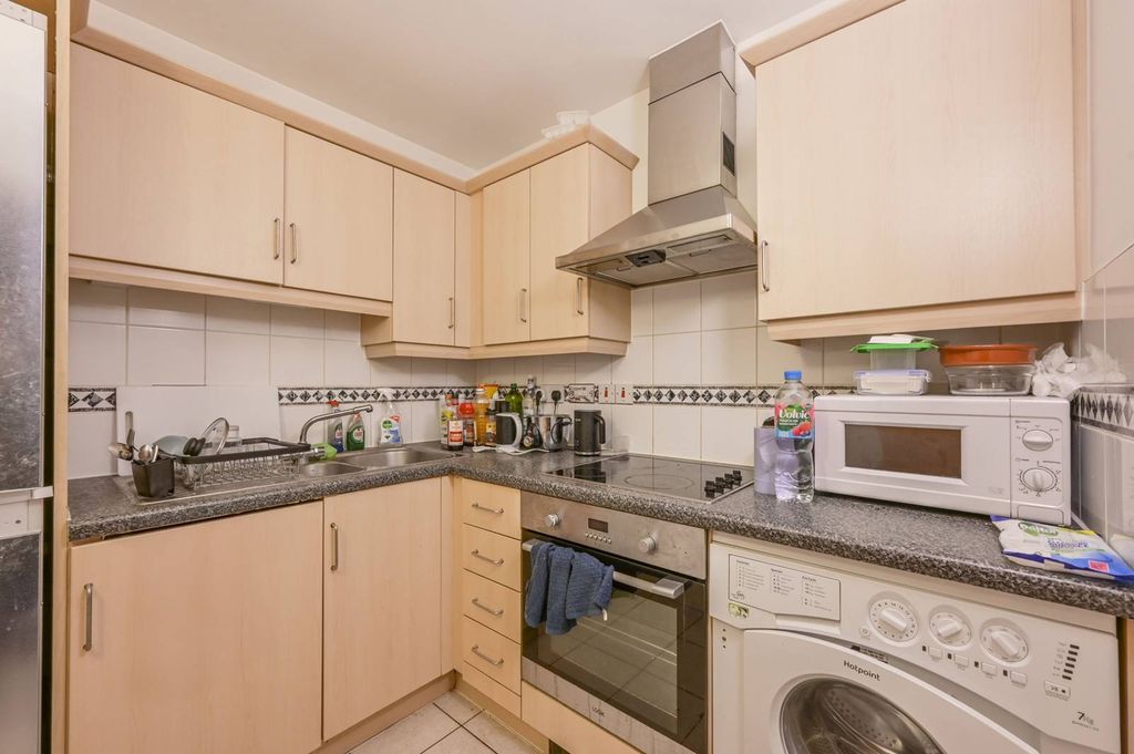 Property photo 2 of 9