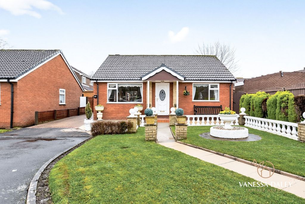 Property photo 1 of 29