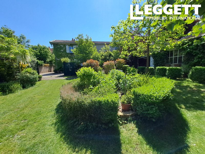 Property photo 2 of 10