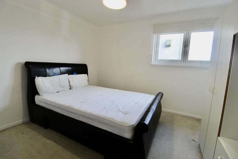 Property photo 3 of 6 Bedroom 1