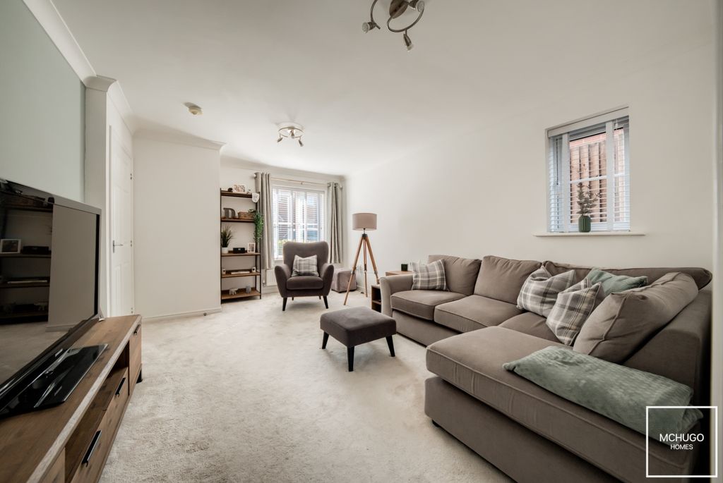 Property photo 2 of 16 Xt5A1951-Hdr(3)