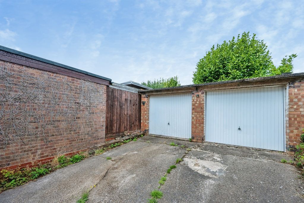Property photo 2 of 12