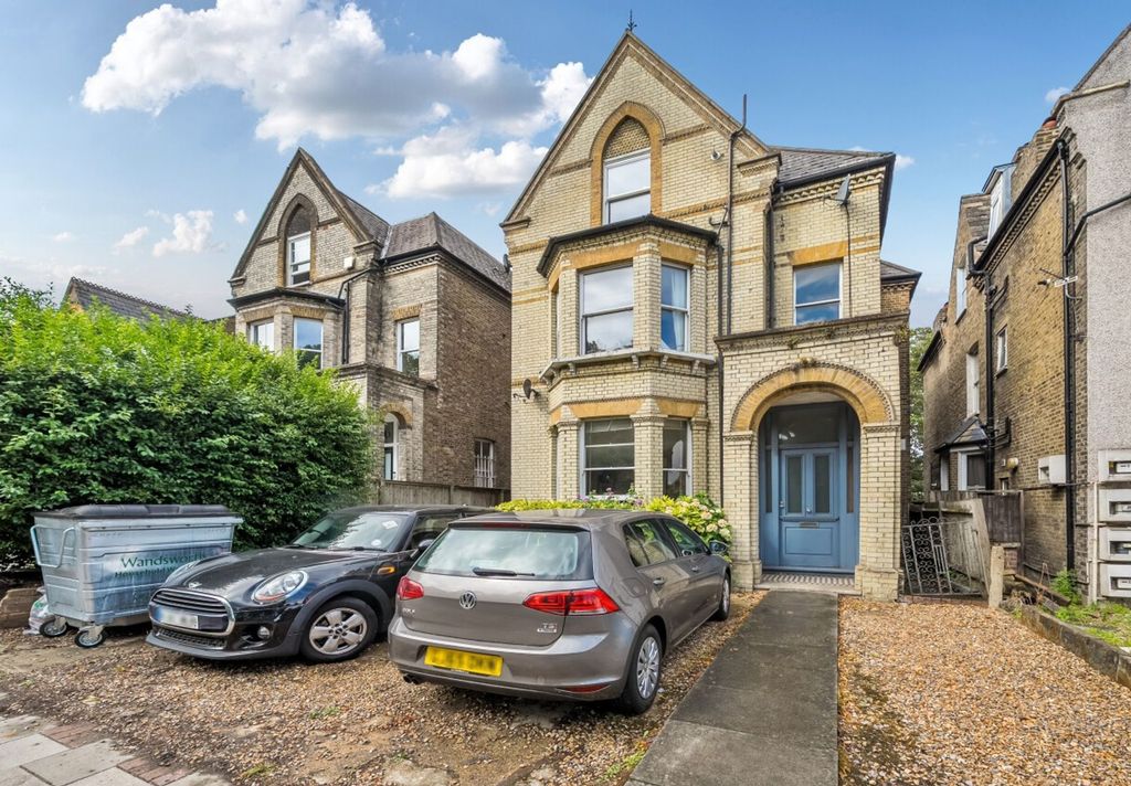 Property photo 2 of 8