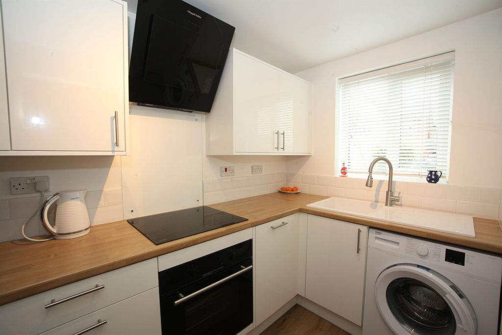 Property photo 2 of 23