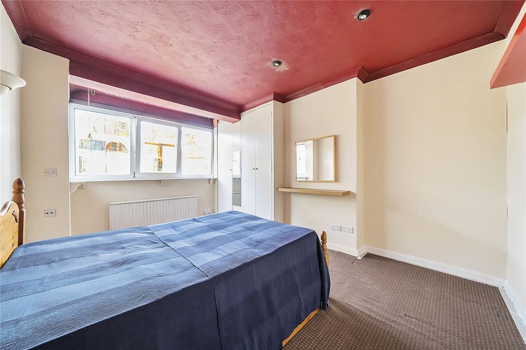 Property photo 3 of 19 Picture No. 06