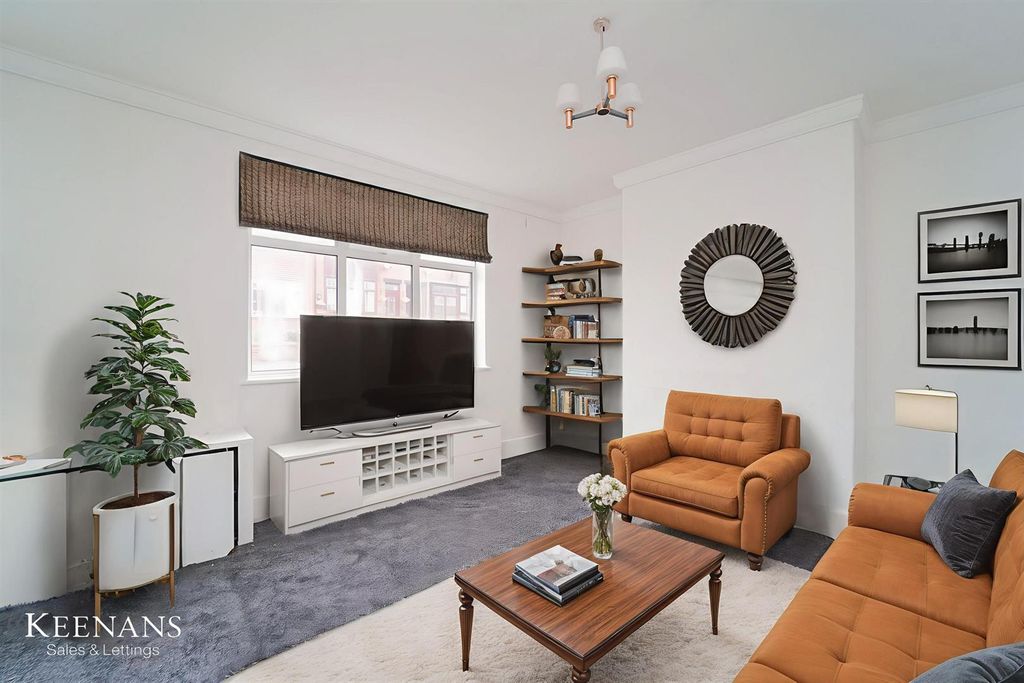 Property photo 2 of 23 Dsc00398 - Living Room - Standard - 2-2.Jpg