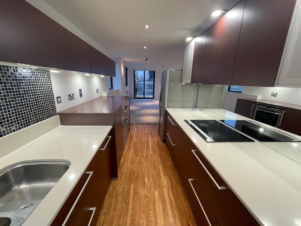 Property photo 2 of 27