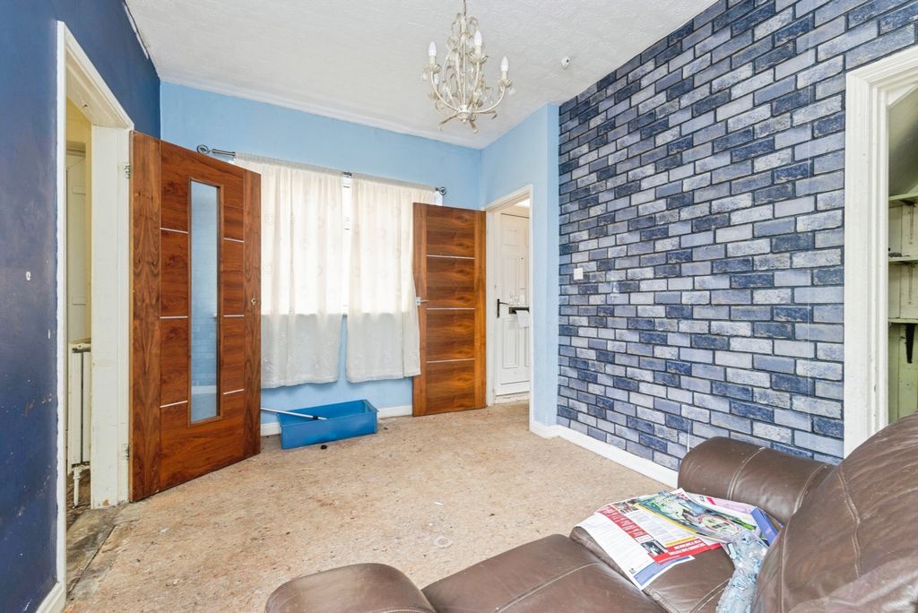 Property photo 3 of 12 Pbox-Img.Jpg