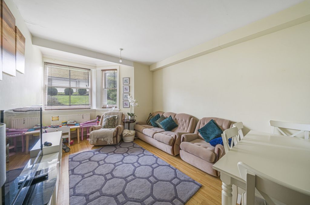 Property photo 2 of 9 940965 (3)