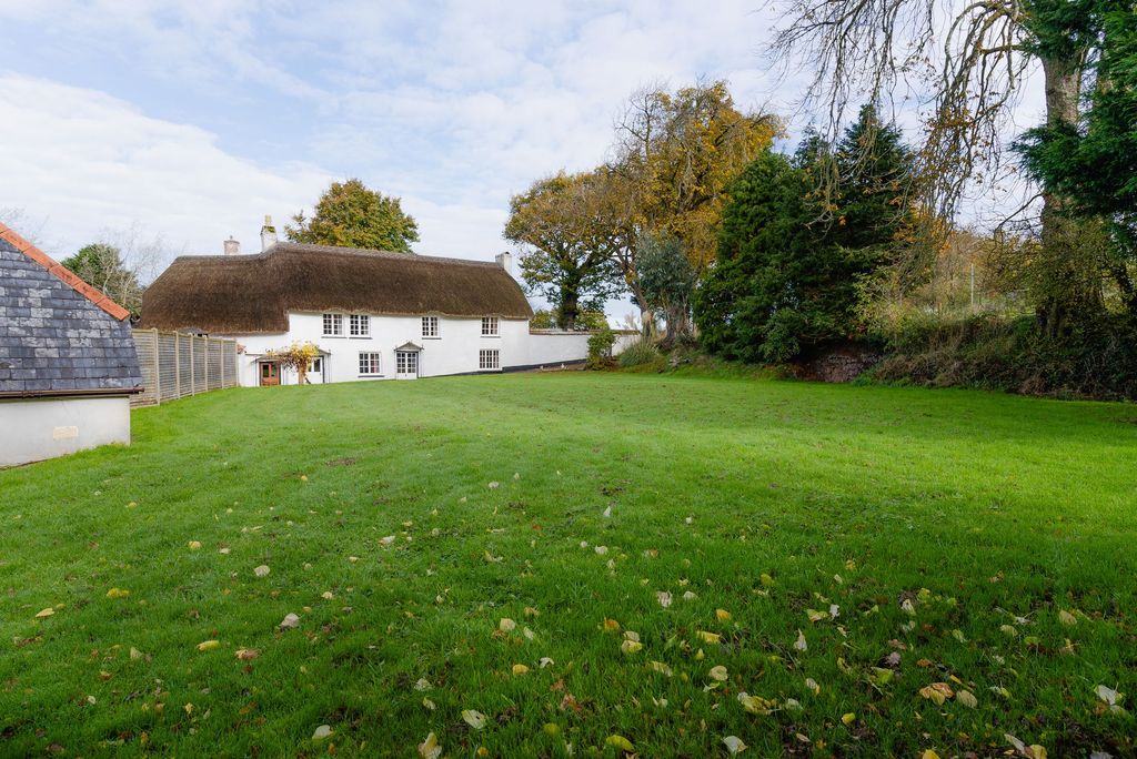 Property photo 2 of 22