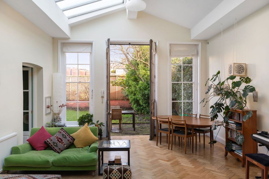 Property photo 3 of 62