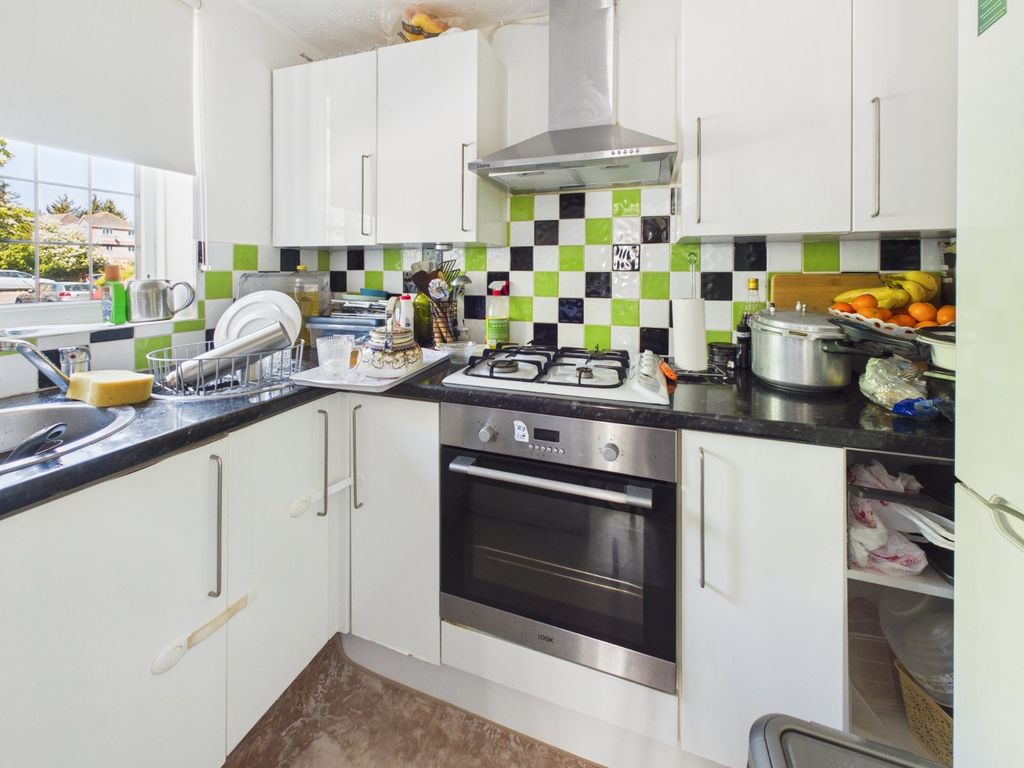 Property photo 3 of 5 Kitchen
