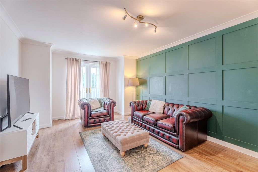 Property photo 3 of 17 7Grangecrt-12.Jpg