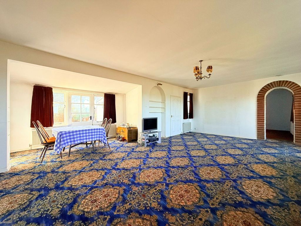 Property photo 3 of 23