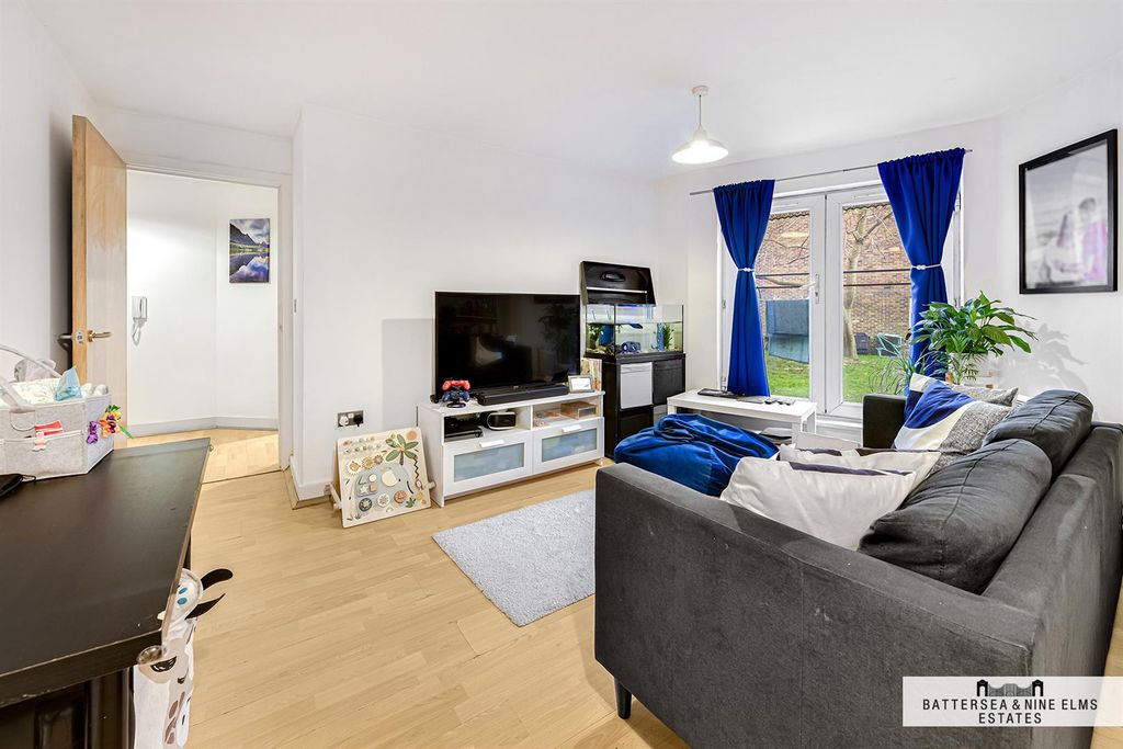 Property photo 3 of 12