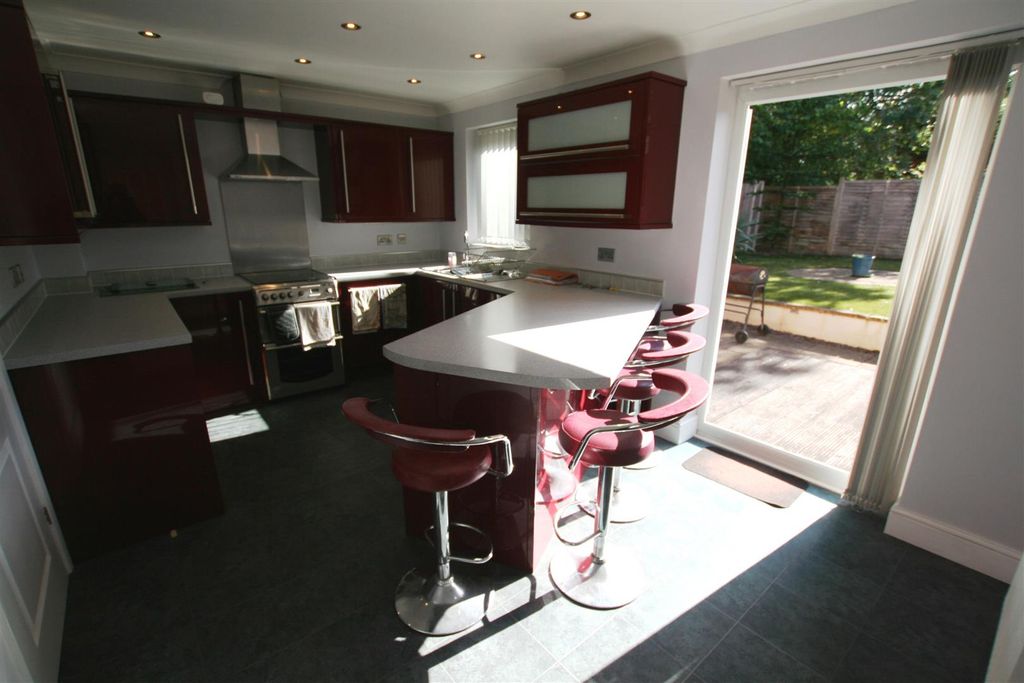 Property photo 3 of 10 Leasoweclose,2Kitchen2.Jpg