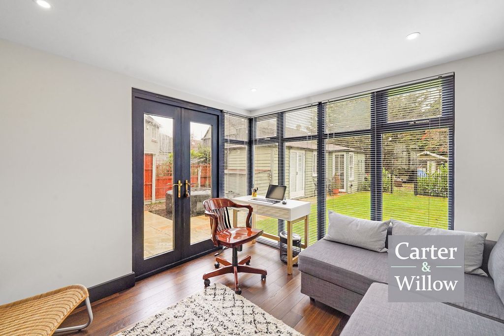 Property photo 3 of 17